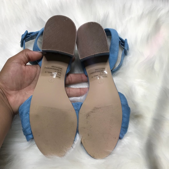 Chunky Heels - Picture 4 of 4